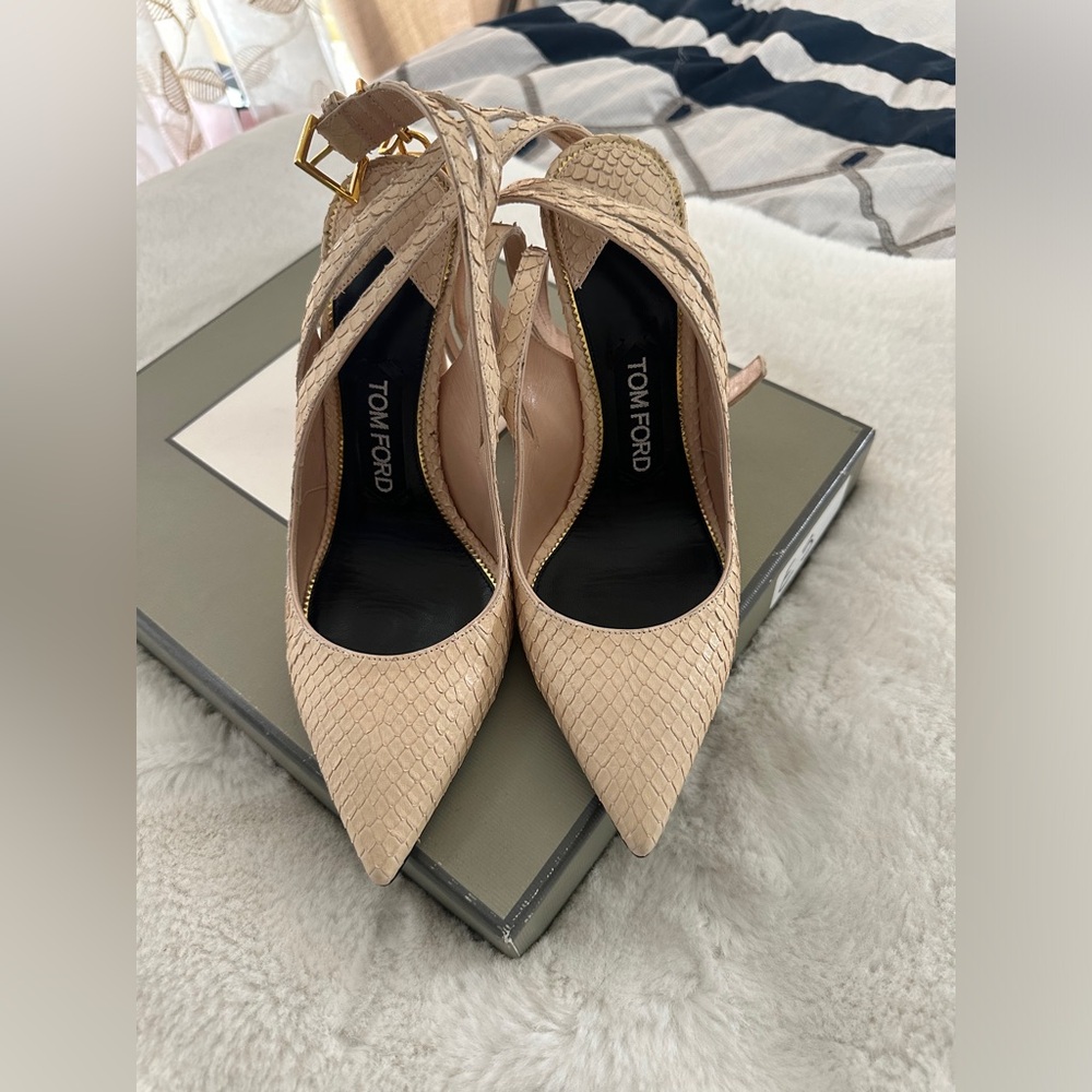 Tom Ford Python Pumps (size 37.5 fits like a 37)